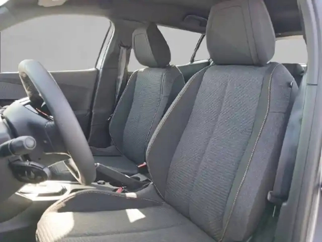 Peugeot 2008 hybrid 110 e-dcs6 — photo 11