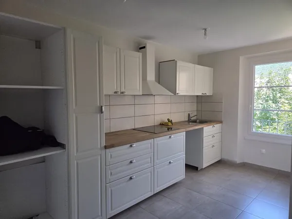 Nyons, duplex 57 m2, centre ville, climatisé.