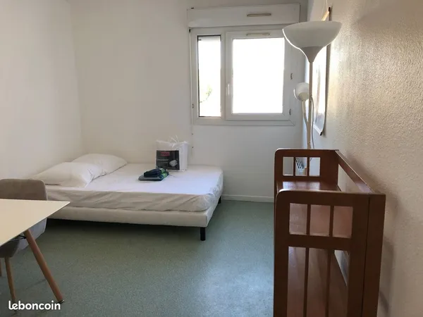 À vendre - T1 de 19 m² à Talence centre, tram Forum, parking privatif - Vente directe propriétaire