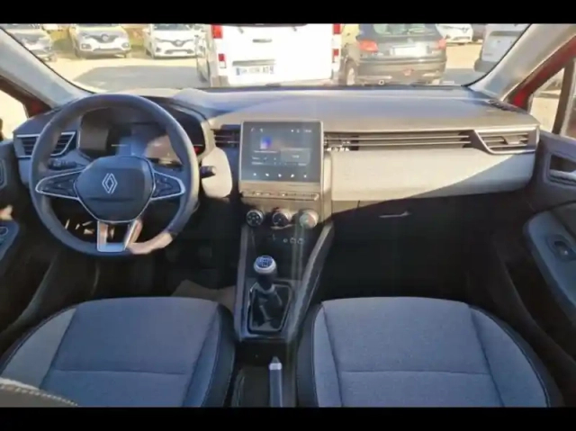 Renault Clio 1.5 blue dci 100ch evolution - 24 — photo 9
