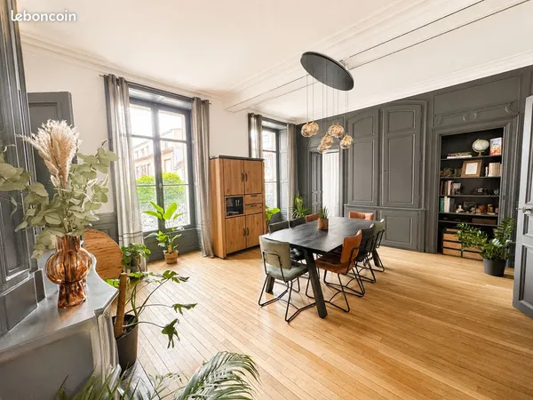 Appartement 4 pièces 153 m²