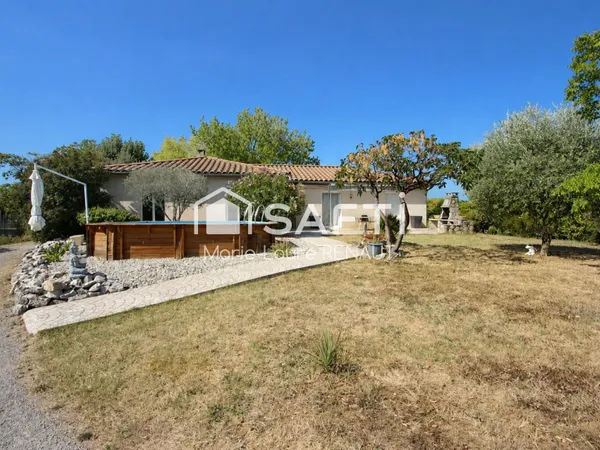 Plain-pied - Joli terrain - Garage - Carport - Piscine