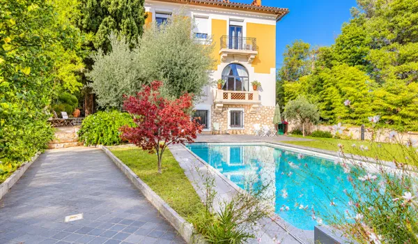 Maison 8 pièces 520 m²