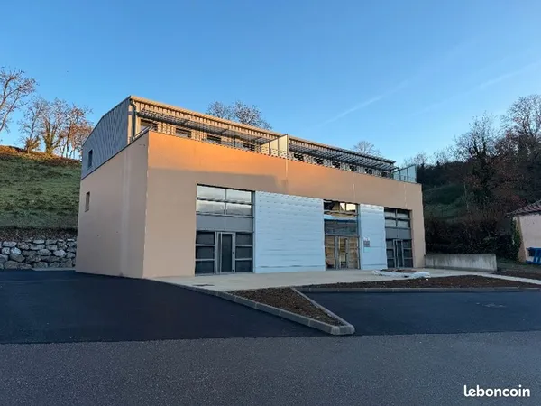 Bureaux neufs 60 m² - Emplacement N°1 axe passant - Légny (69620)
