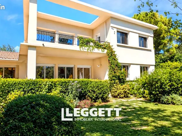 Maison 10 pièces 154 m²