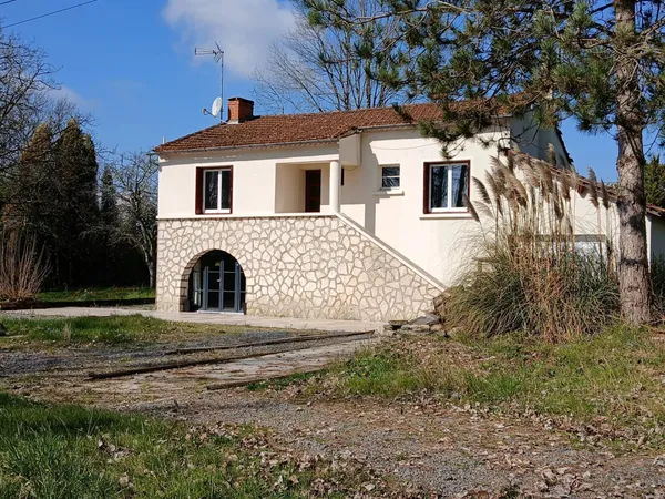Maison familiale de 5 chambres avec terrain de 1 hectare