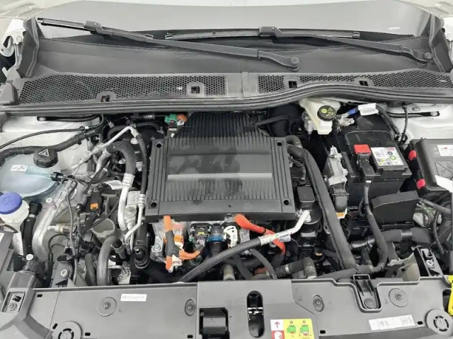 Peugeot 208 electrique 50 kwh 136ch — photo 84
