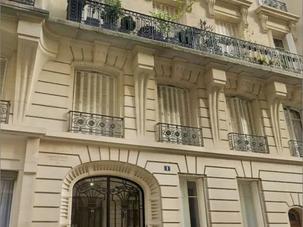 Studio entièrement rénové et équipé