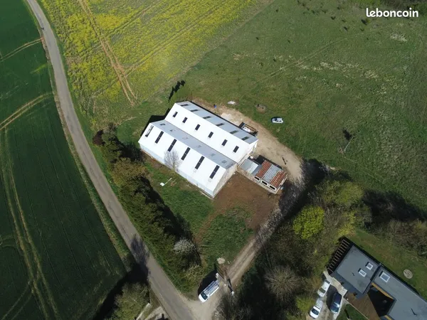 Local d'activité loué - 655m² sur 1,1 ha