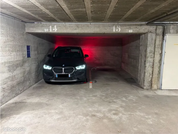 Place de parking sécurisée - 5 min RER B Robinson 95 / mois - Charges comprises