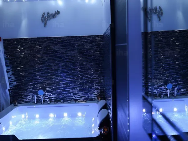 Love room de luxe clé en main - jacuzzi & sauna
