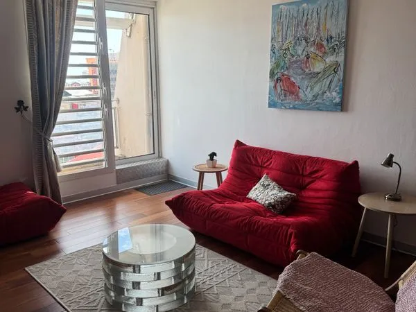 Duplex rénové 70 m² - 2 chambres - dernier étage avec ascenseur