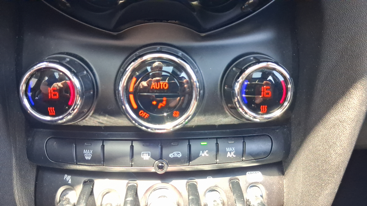 Mini Hatch 5 Portes Cooper 136 ch BVA7 — photo 17