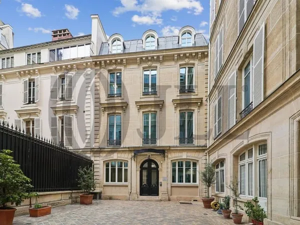 Bureaux 383 m²