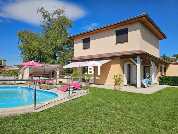 Maison 4 chambres centre village Ruy