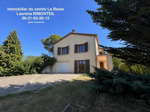 Maison de 140 m2 avec terrasse, balcon et jardin 1300 M2