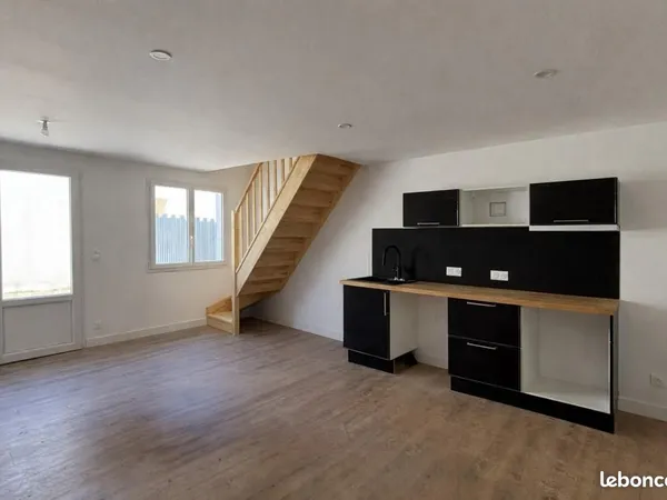Maison 165 m² Rives De L Yon