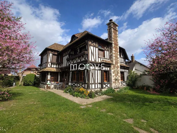 Maison 6 pièces 257 m²
