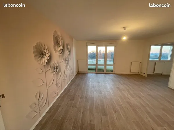 T4 81 m2 bord Dordogne