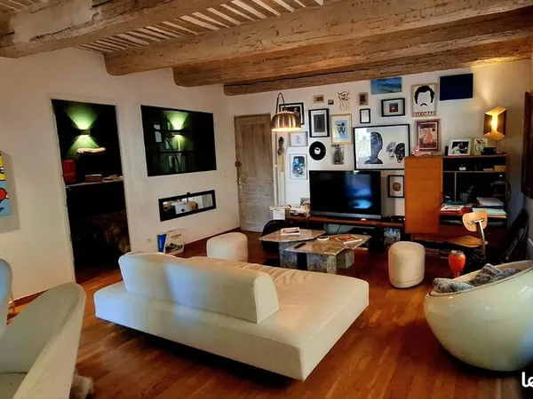 Appartement d'artiste en zone pietonne
