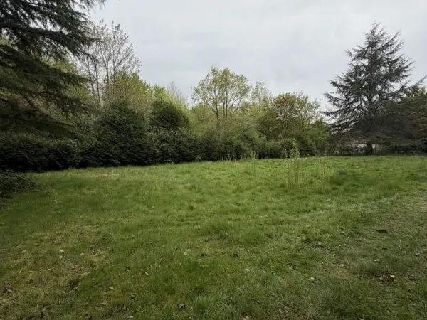 Terrain à bâtir de 218 m² à BOISSISE-LE-ROI (77)