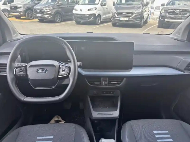 Ford Tourneo courier 136ch 46kwh active — photo 3