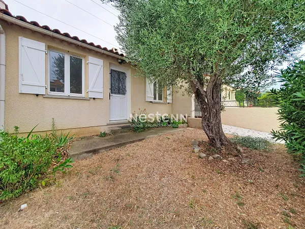 Maison 4 pièces, plain pied, à vendre à Saint Genis des Fontaines, 80 m², avec jardin - 242 000 €