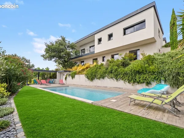 Villa 300 m² avec Vue Imprenable à Lacroix-Falgarde