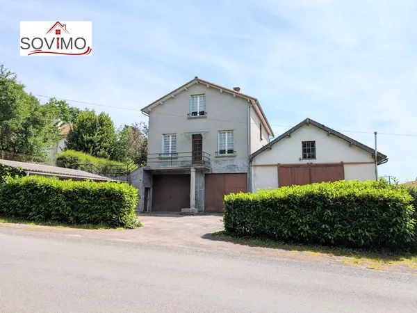 AVEC DU POTENTIEL, MAISON DE VILLAGE SPACIEUSE AVEC SOUS SO