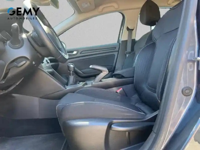 Renault Megane mégane iv berline blue dci 115 — photo 9