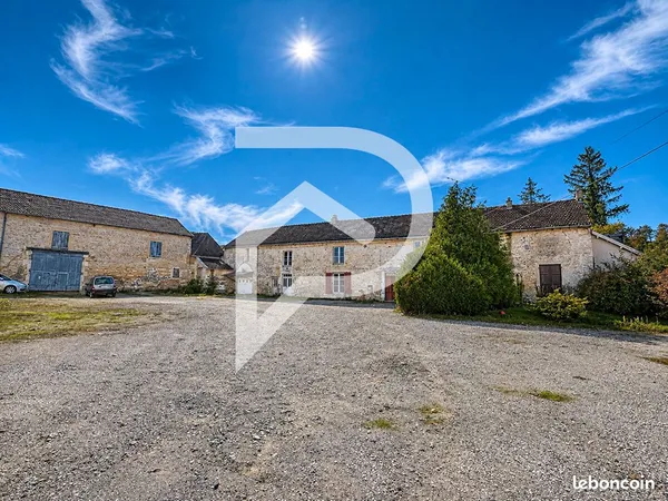 Propriété 8 pièces 344 m²