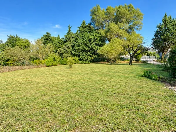 Terrain à bâtir 780 m²
