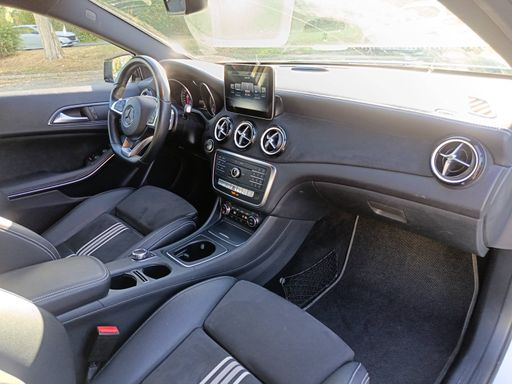 Mercedes Classe A 2.0 250 211 7G-DCT - Whiteart Edition – 2017 – 91000 km – Essence – Boîte Automatique — photo 15