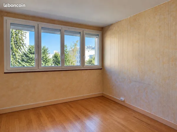 Appartement T2 de 44 m² DPE C plus 1 cave et 1 séchoir à Clermont-Ferrand secteur Berthelot