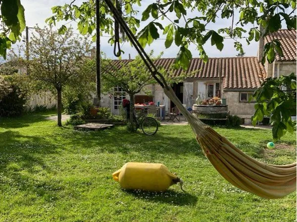 Maison de plain-pied avec jardin arboré et potentiel d'agrandissement...