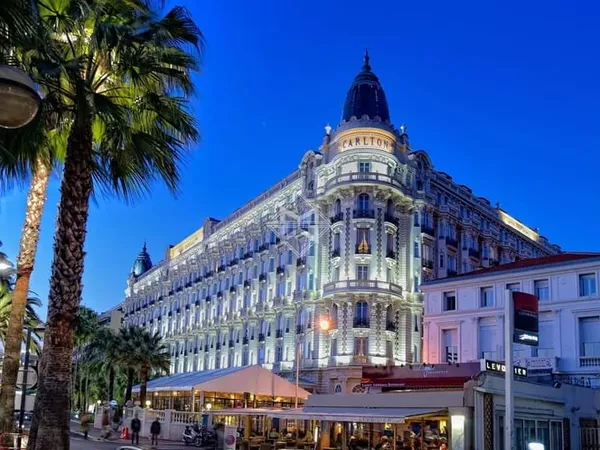 À Vendre : Restaurant Idéalement Situé à Cannes-Centre
