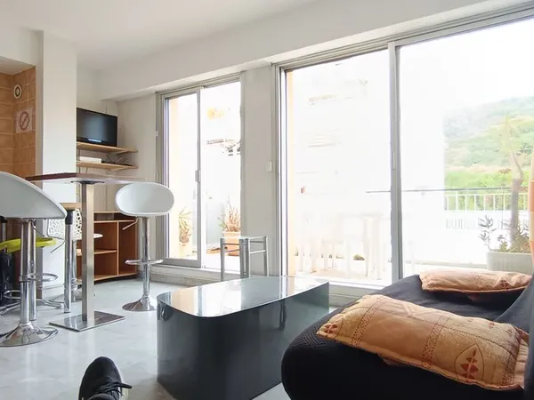 Studio Port de Nice ( étudiant )