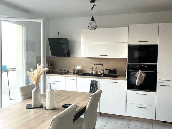 T3 récent et climatisé au dernier étage avec ascenseur - quartier Flacé