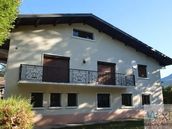 ALBERTVILLE, Grande Maison