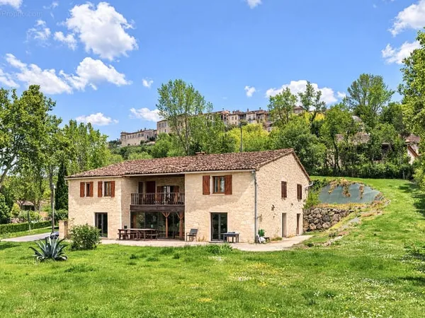 Maison de campagne avec garage