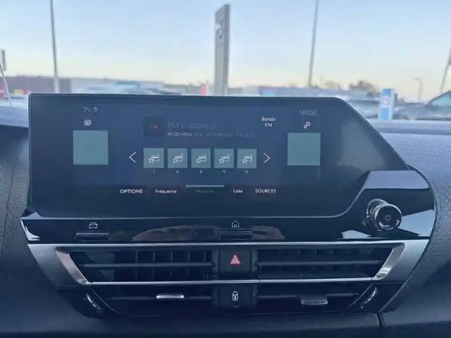 Citroën C4 e- 136 ch automatique — photo 42