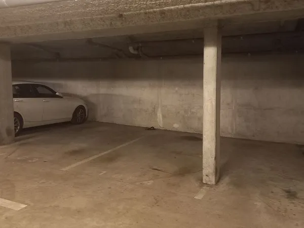 Place de parking en sous-sol sécurisé - Bordeaux Bastide (rive droite)
