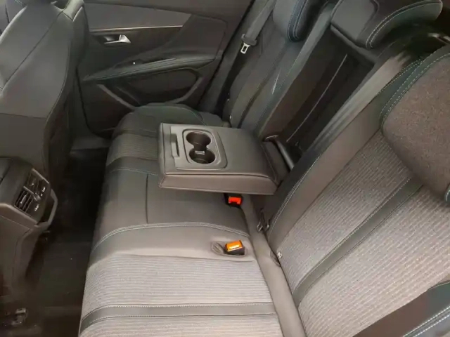 Peugeot 3008 hybrid 225 e-eat8 — photo 33