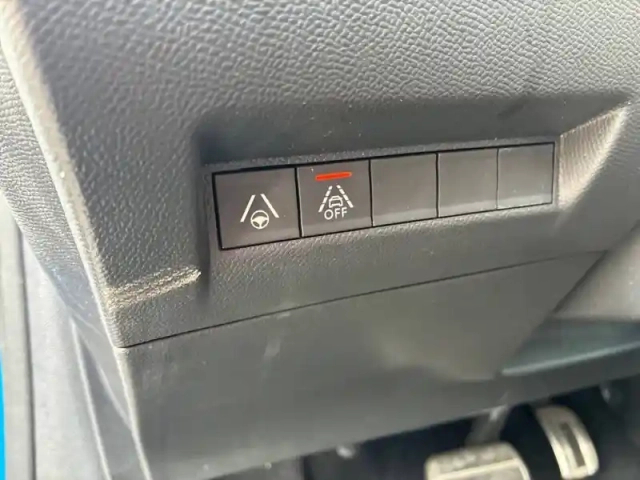 Peugeot 208 electrique 50 kwh 136ch — photo 15