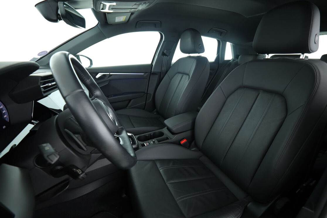 Audi A3 Sportback 35 TFSI mHEV Design Luxe S Tronic 7 — photo 9