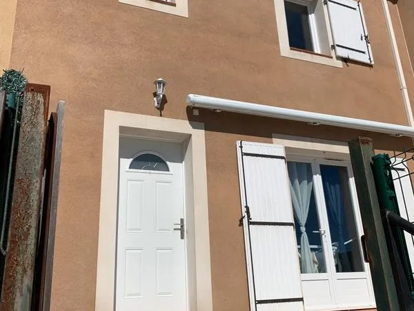 Pas d agence a saisir immediatement maison saint chamas 3 chambres /garage/place de parking /2 exter