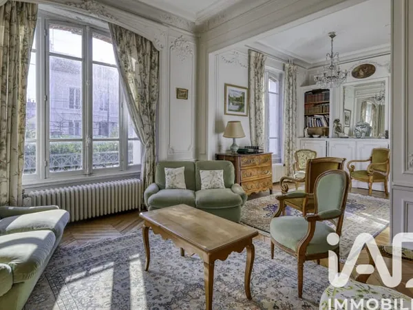 Maison 10 pièces 227 m²