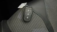Peugeot 3008 1.2 PureTech 130ch S&S Allure — photo 16