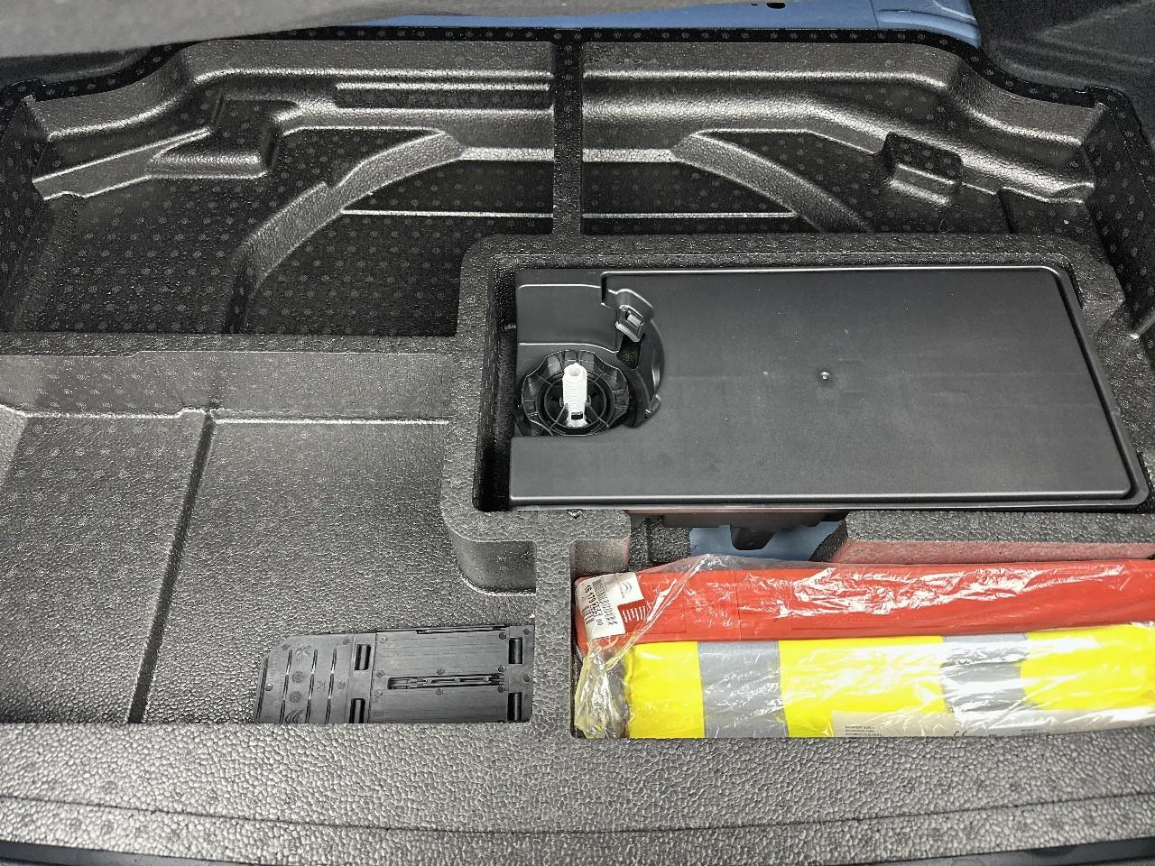 Peugeot 308 puretech 130ch s&s eat8 allure pack — photo 32