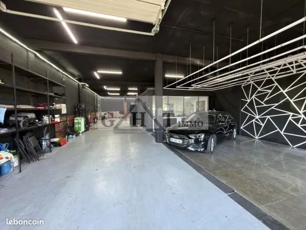 Local industriel 234 m²